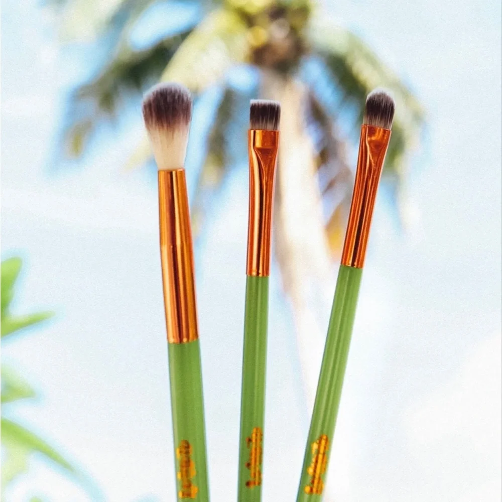 ALAMAR COSMETICS Ojitos Brush Trio Vol 1 Green & Gold 3 Pc Makeup Brush Set